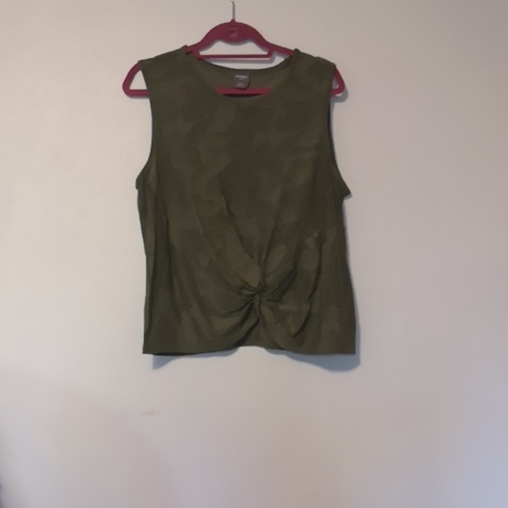 💜3 for 25% off💜Twisted front top